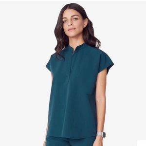 NWOT FIGS Caribbean Blue Scrub Set Size M